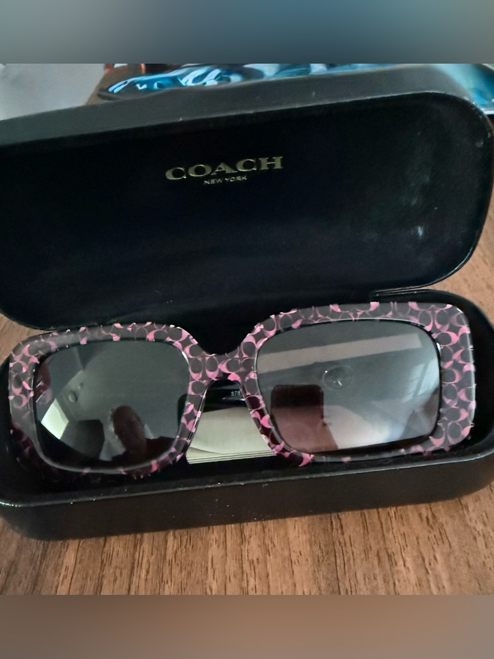 COACH  Sunglasses Ruby Pearl Signature C (HC8380U)